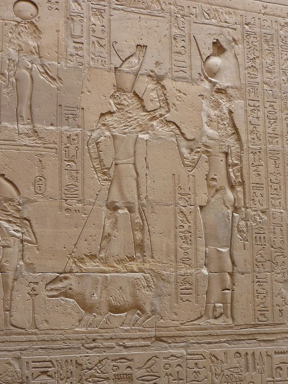 960px-Edfu47 Edfui templomi dombormu