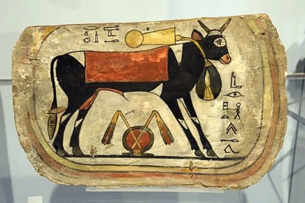 Ókori egyiptomi festmény, amelyen a termékenység istene, Hápi bika alakban látható – egyiptom földrajza