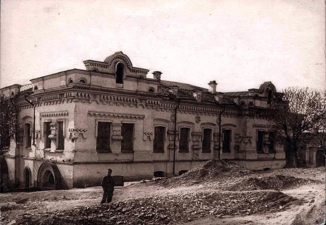 Ipatiev-ház, Jekatyerinburg A Romanov család utolsó lakhelye Jekatyerinburgban