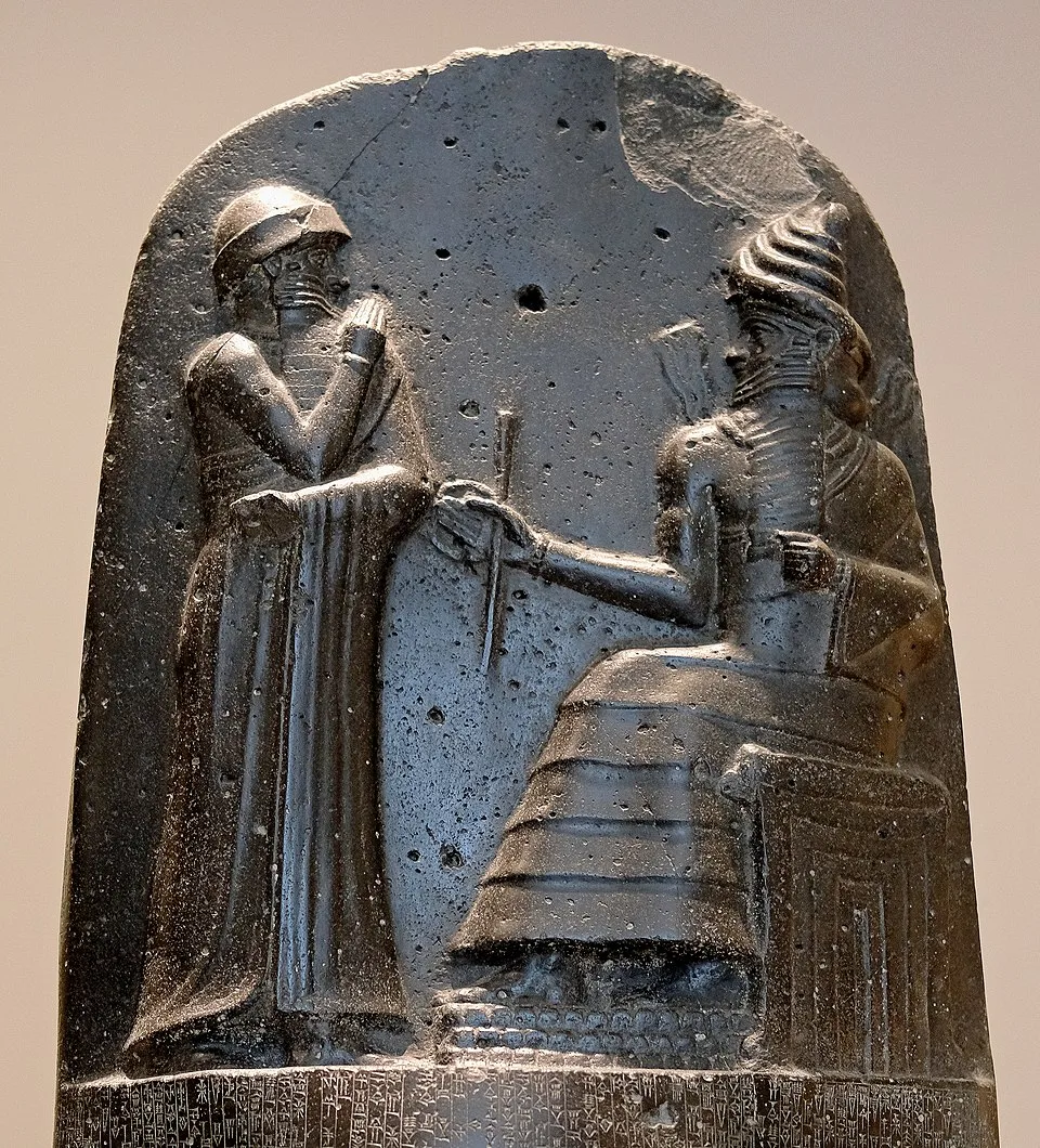 Mezopotámia története – Hammurapi törvénykönyvének sztéléje a Louvre-ban